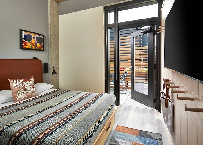 Moxy Short North Hotel Columbus
