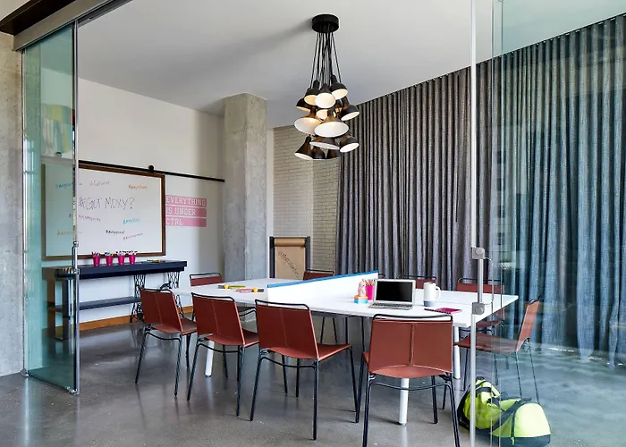 Moxy Short North Hotel 3*