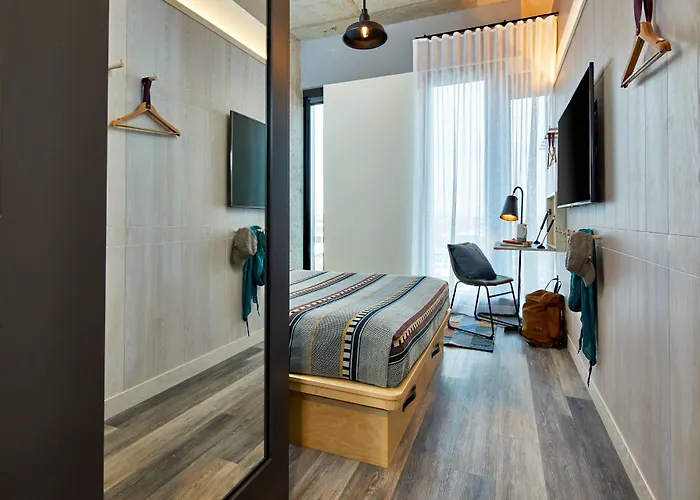 Moxy Short North